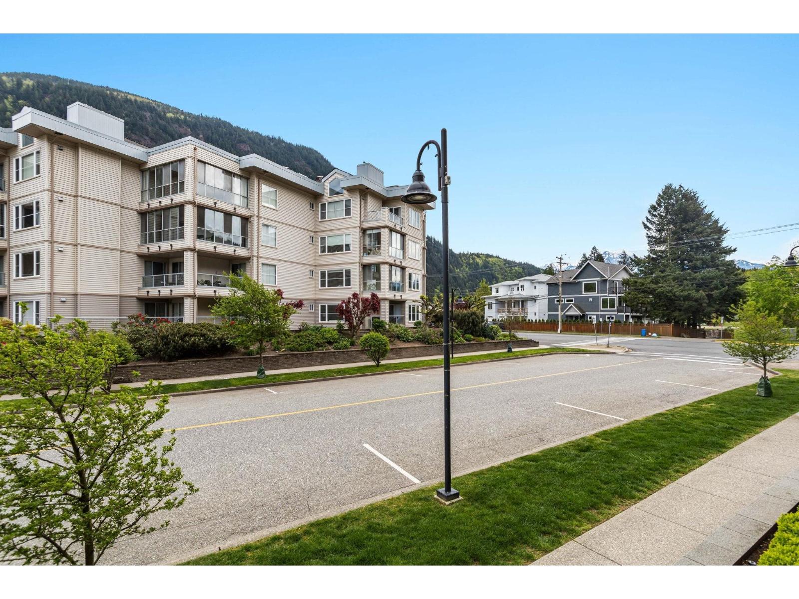 123 378 ESPLANADE AVENUE, Harrison Hot Springs, Harrison Hot Springs