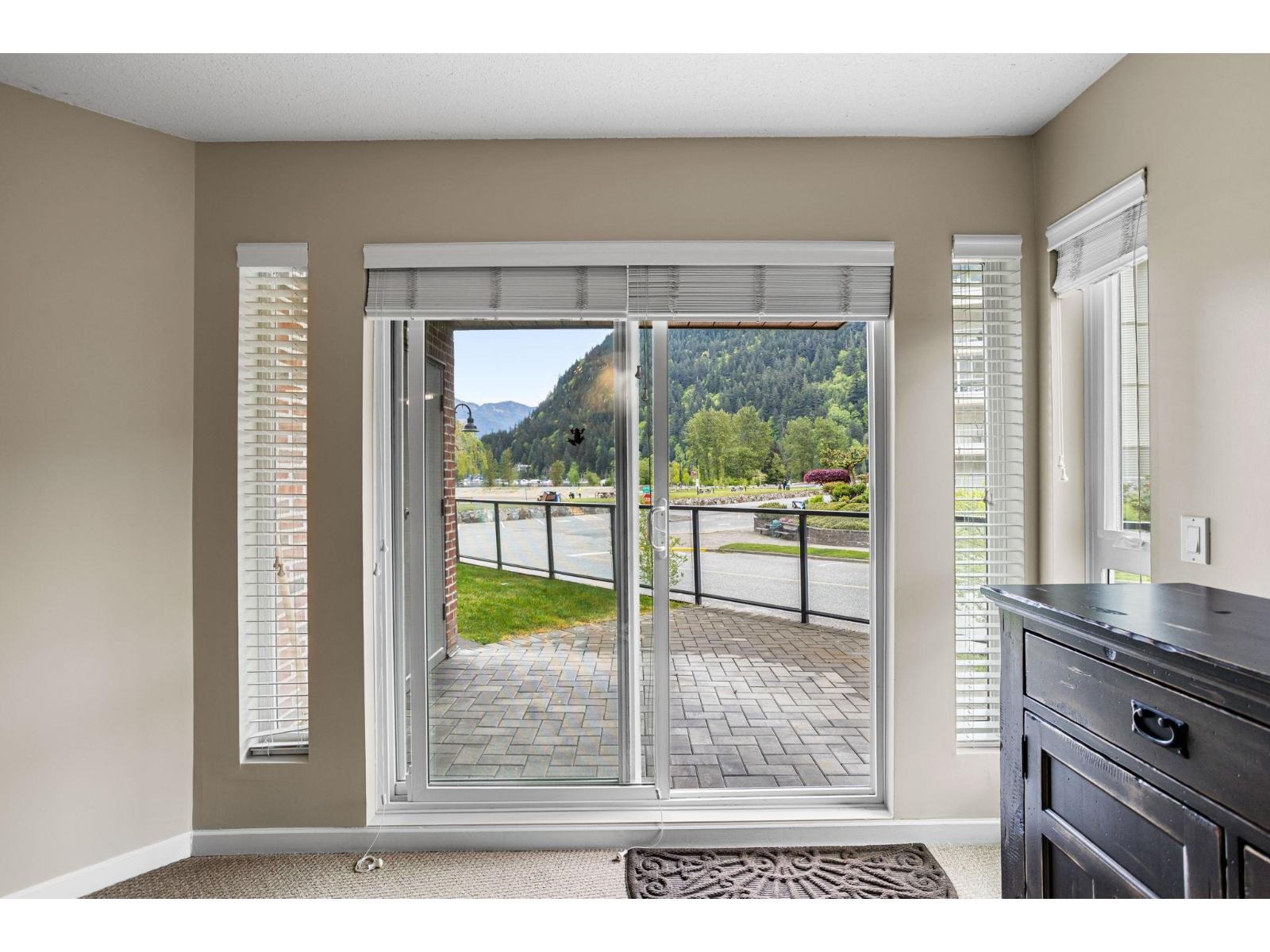 123 378 ESPLANADE AVENUE, Harrison Hot Springs, Harrison Hot Springs