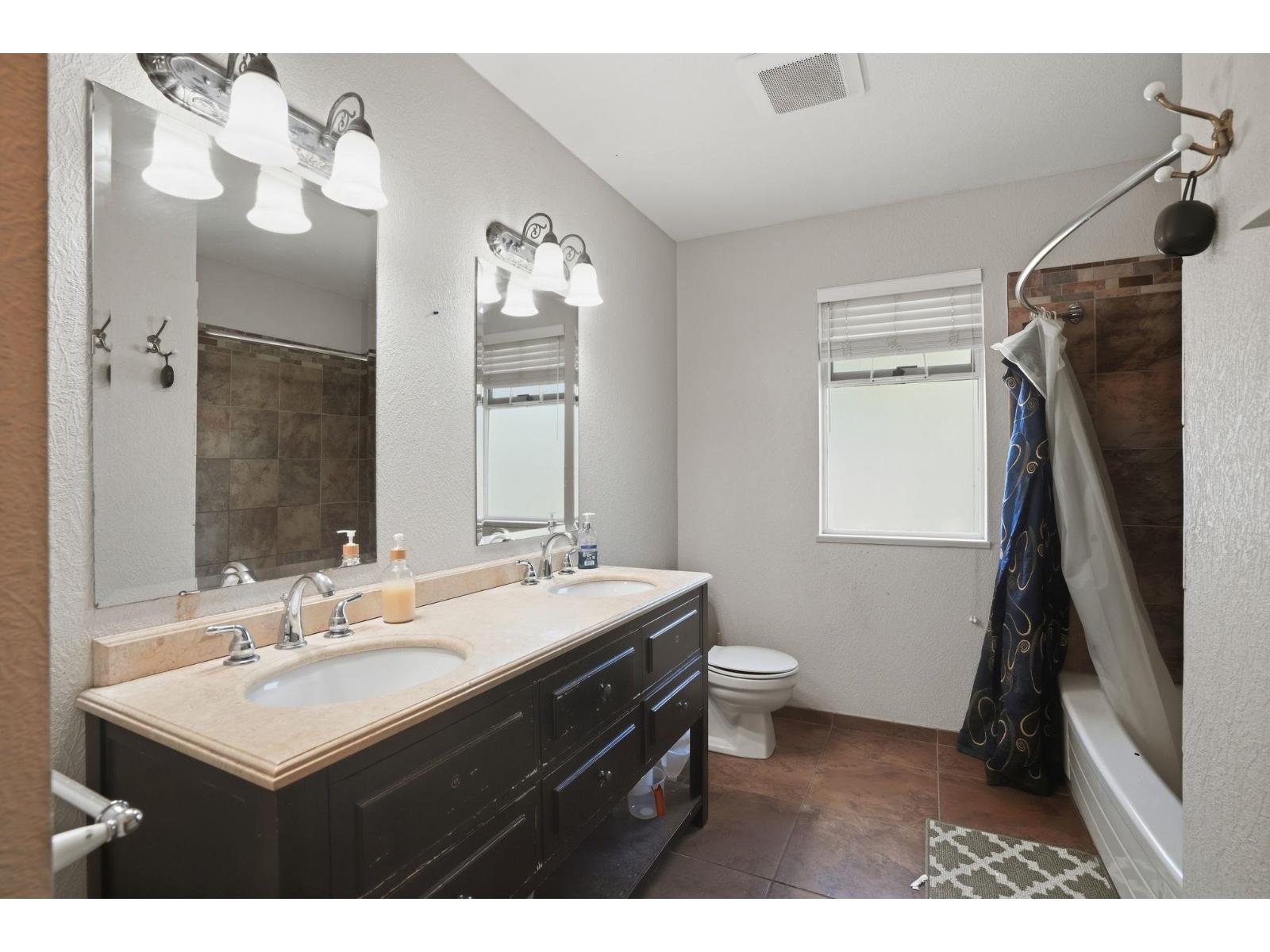 11142 85A AVENUE, Delta