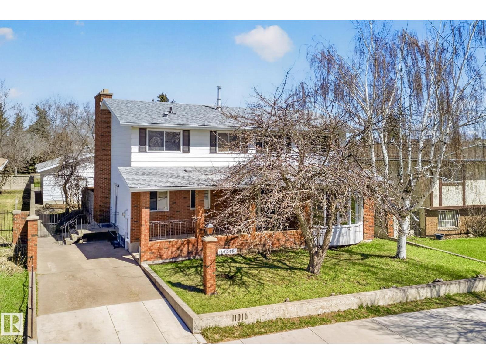 11016 171 AV NW, Edmonton