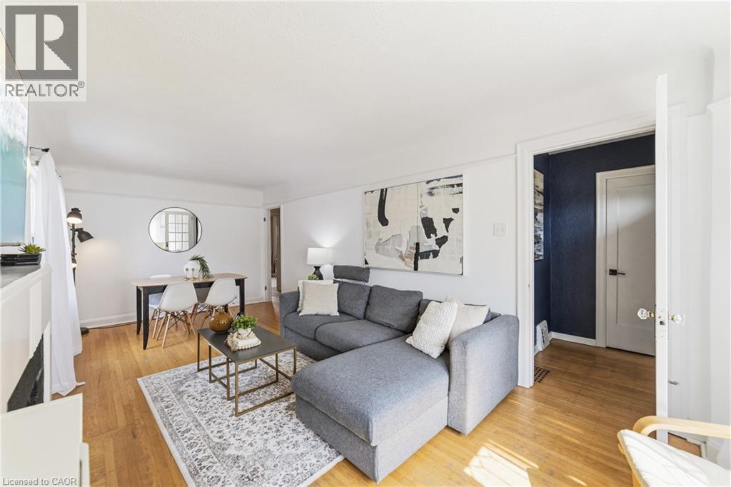8 BARONS Avenue S, Hamilton, Ontario, L8K2X9 — Photo 3