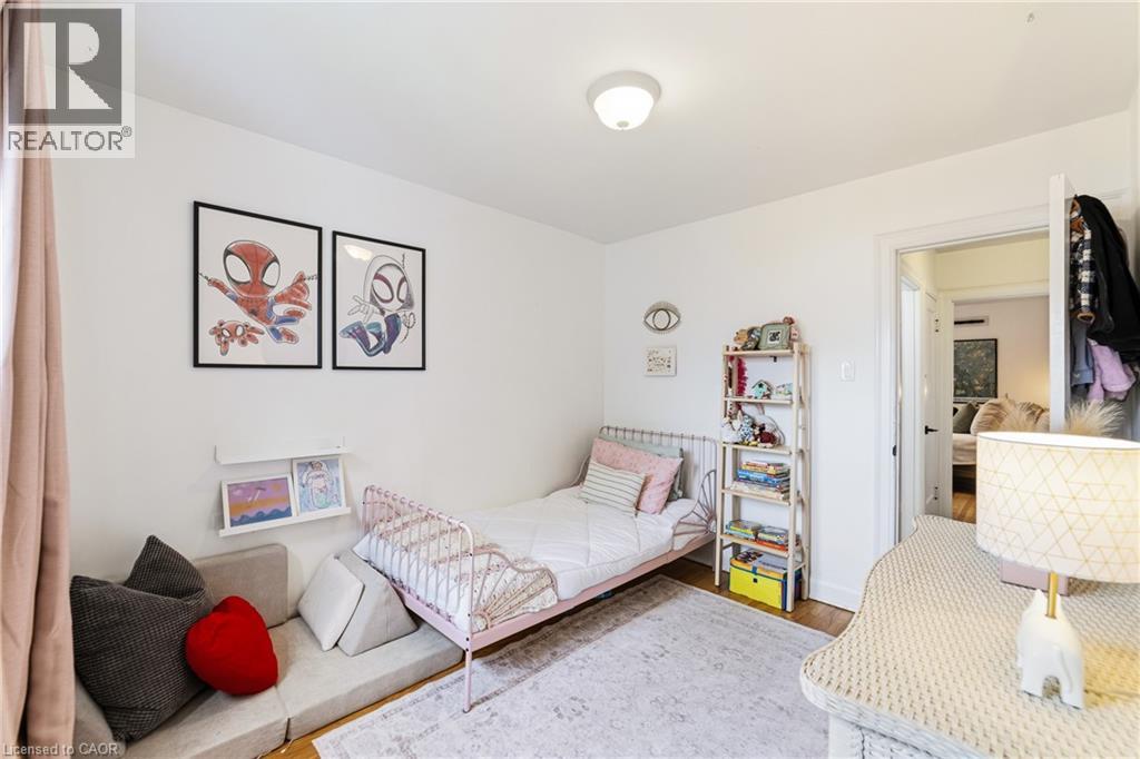 8 BARONS Avenue S, Hamilton, Ontario, L8K2X9 — Photo 8
