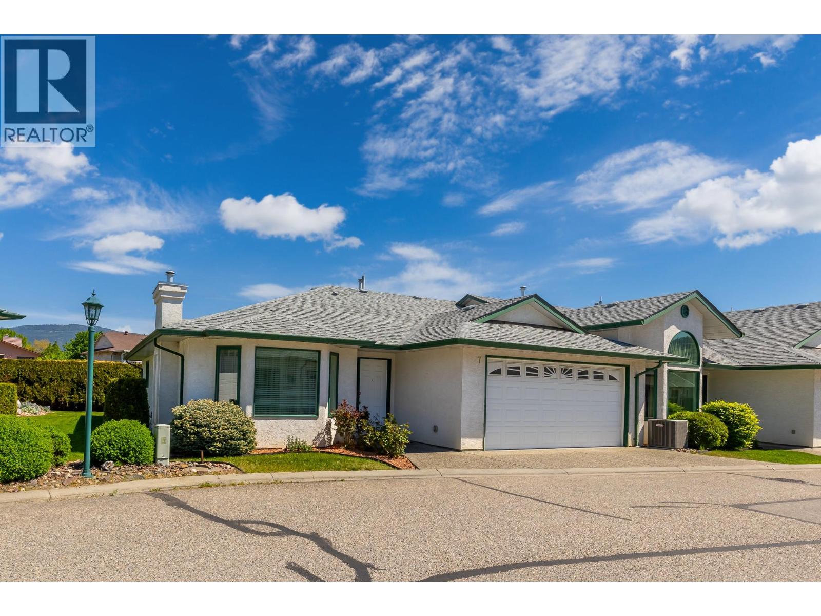 #7 2710 Allenby Way - 3