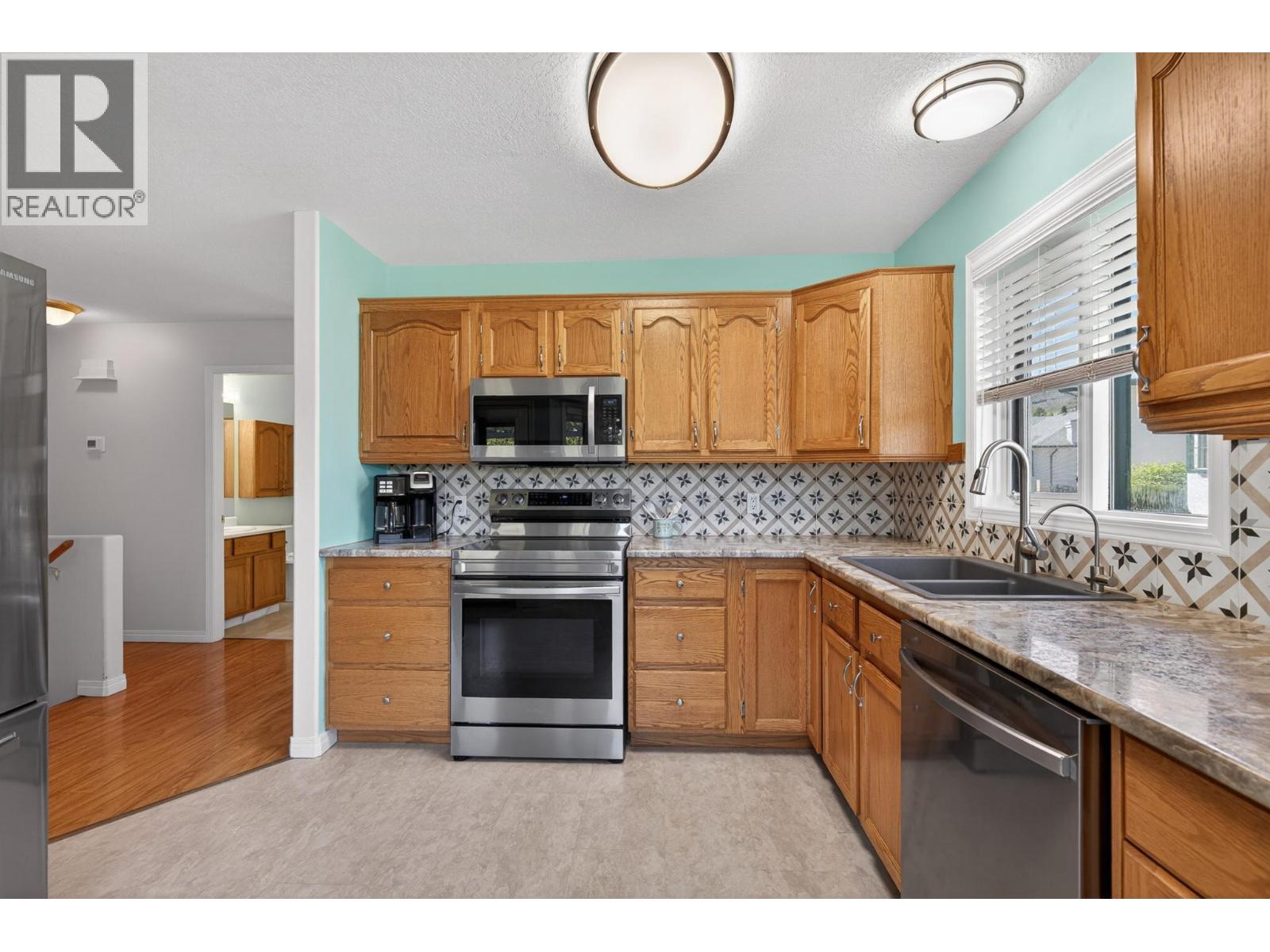 #7 2710 Allenby Way - 9