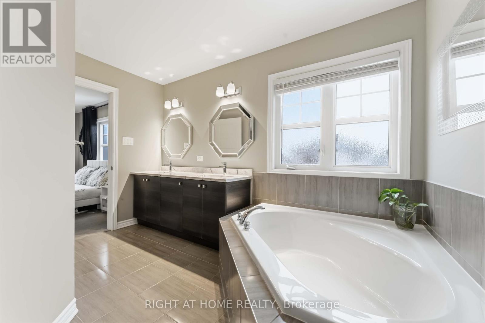 1001 RUE DU MANEGE STREET - 25