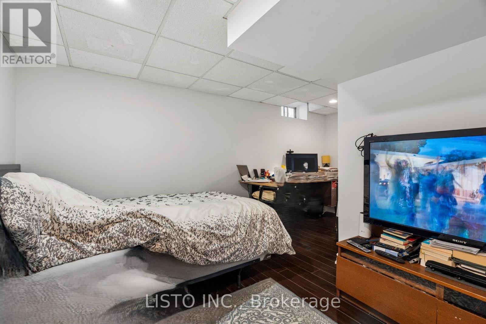 #103 5255 GUILDWOOD WAY - 27