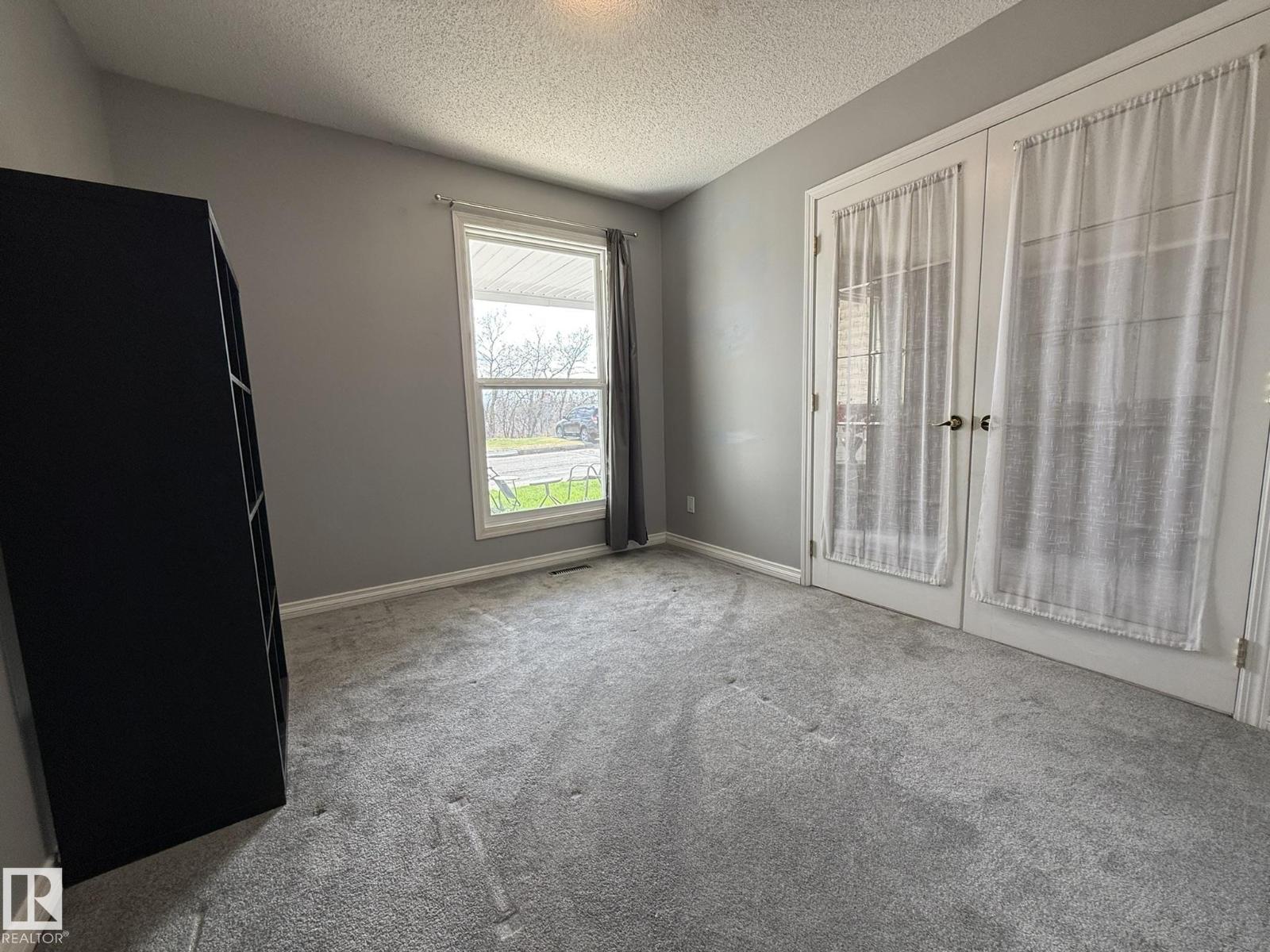 #5 2204 118 ST NW - 30