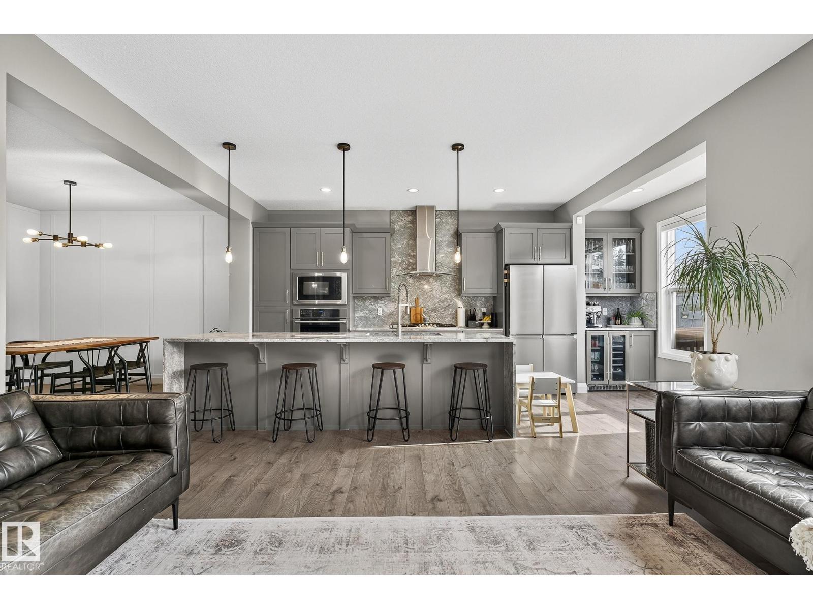 1737 DUMONT CRESCENT SW - 24