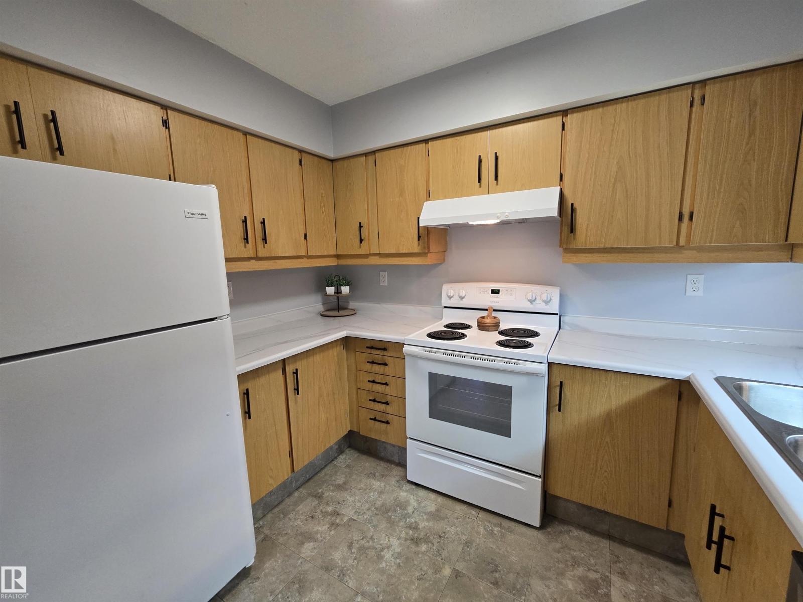 #202 24 ALPINE PL, St. Albert