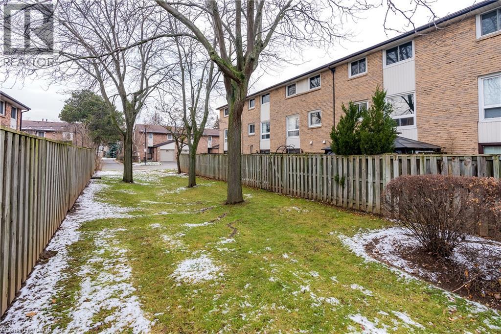 680 REGENCY Court Unit# 93, Burlington, Ontario, L7N3L9 — Photo 34