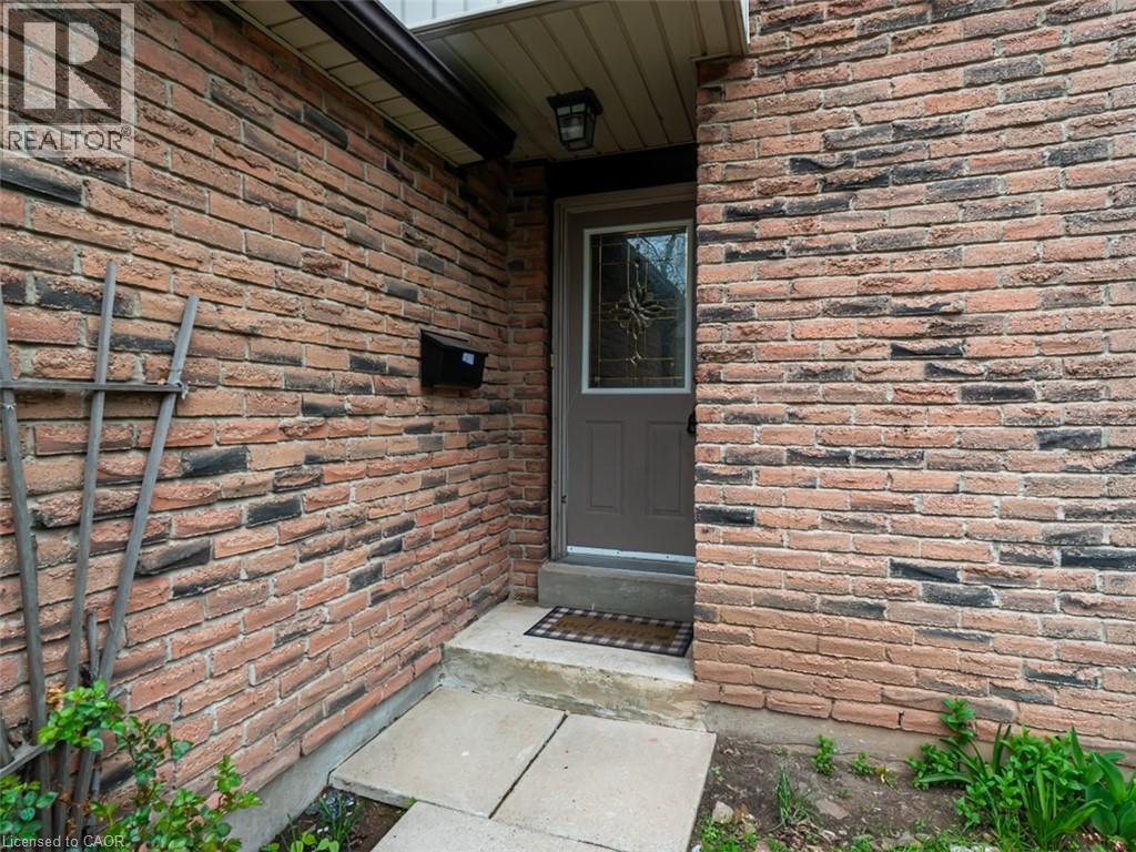 680 REGENCY Court Unit# 93, Burlington, Ontario, L7N3L9 — Photo 3