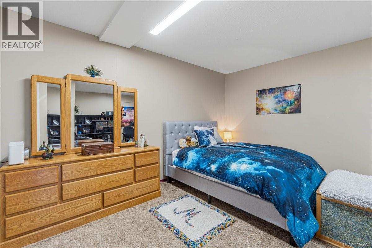#1 1659 Dufferin Cres - 26