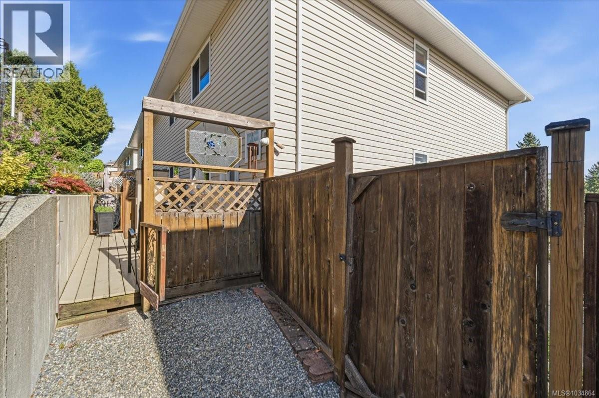 #1 1659 Dufferin Cres - 31