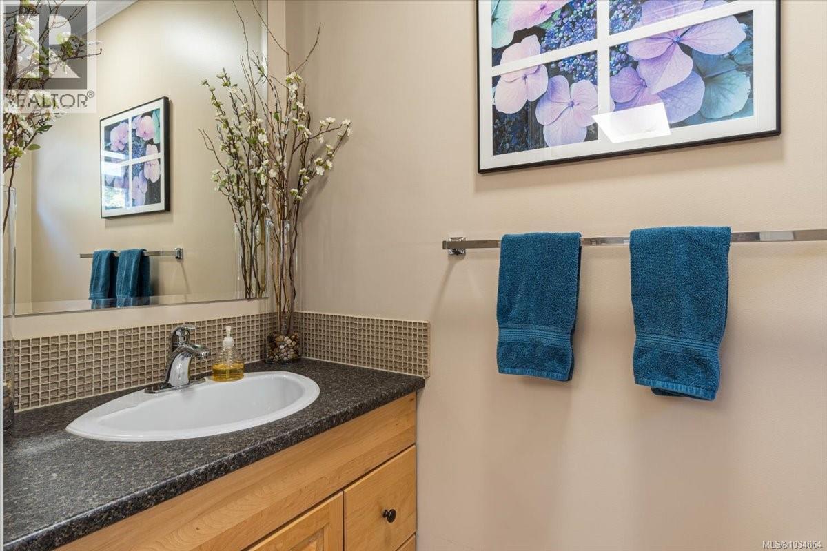 #1 1659 Dufferin Cres - 28