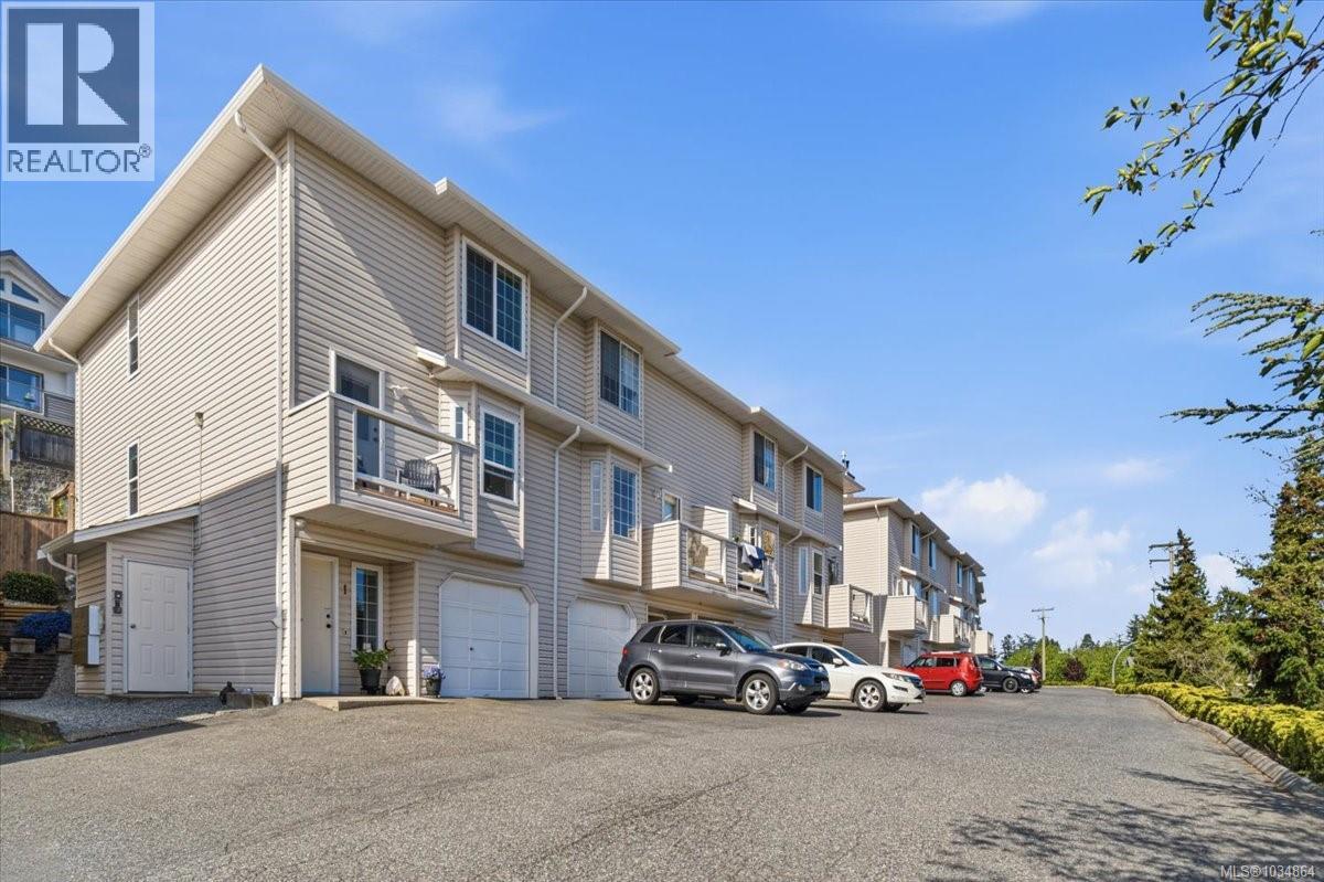 #1 1659 Dufferin Cres - Image 2
