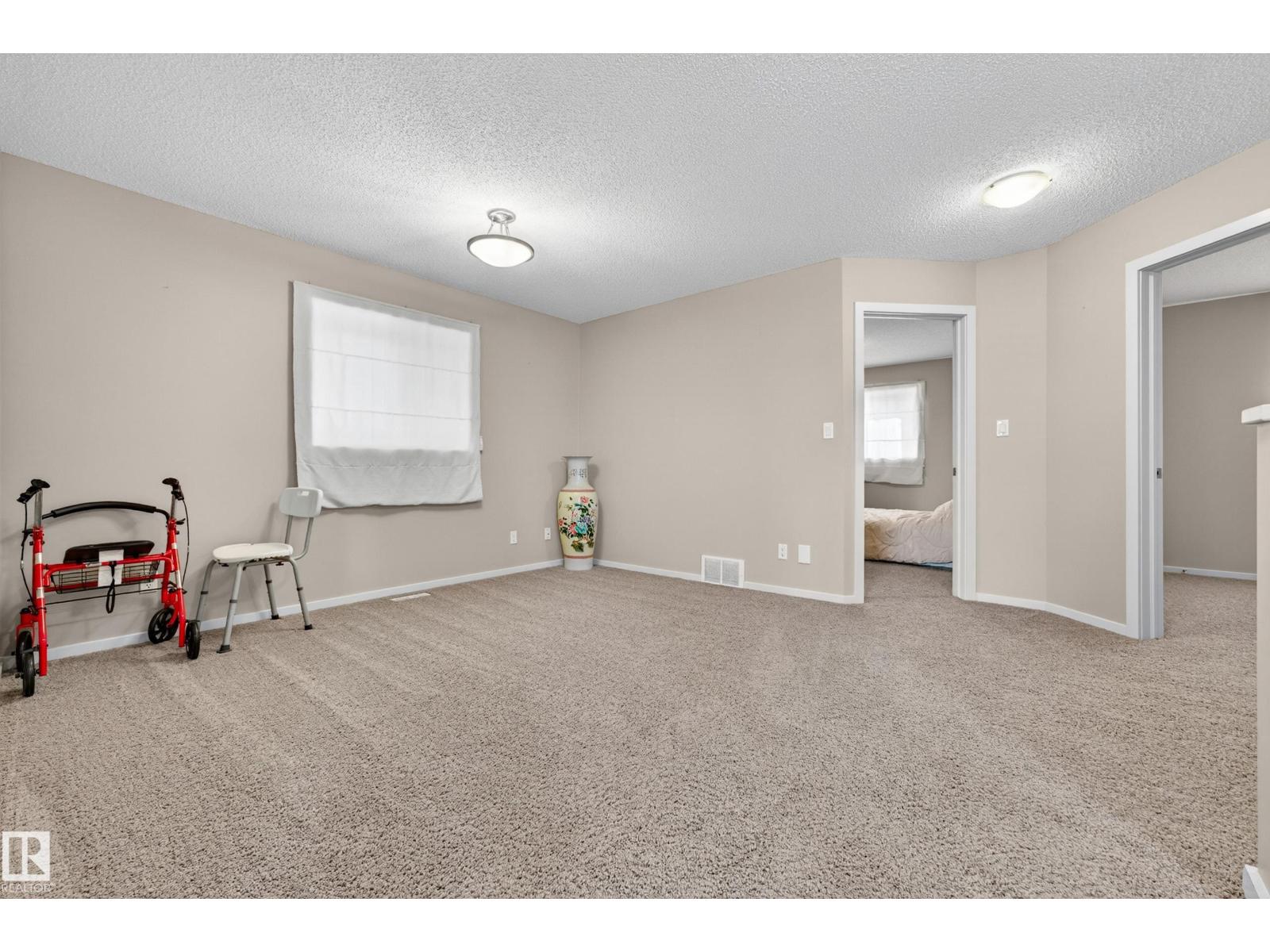 22055 95 AV NW - 22