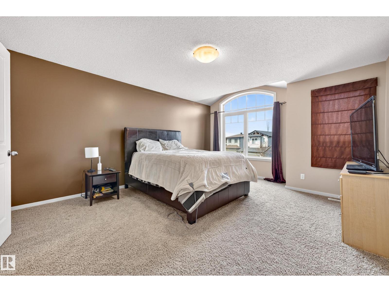 22055 95 AV NW - 24