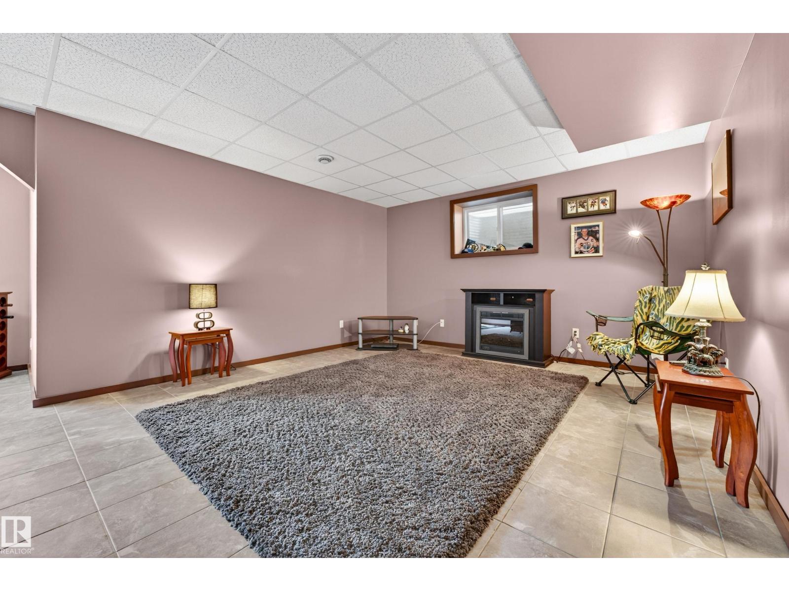 22055 95 AV NW - 35
