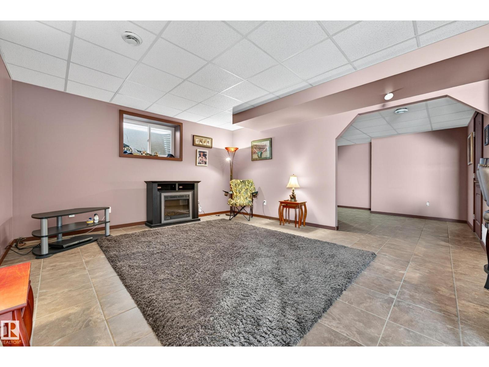 22055 95 AV NW - 36