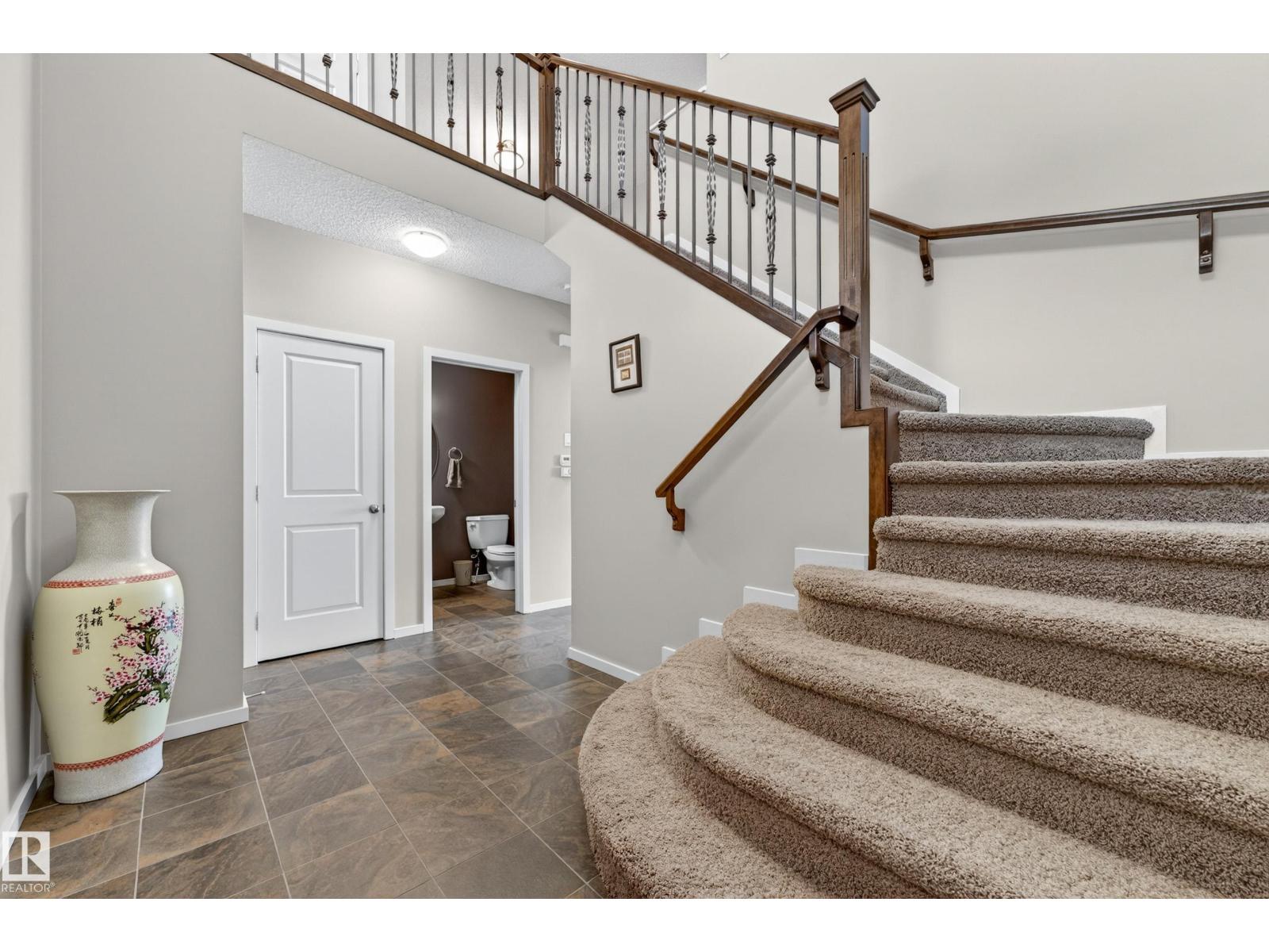 22055 95 AV NW - 5
