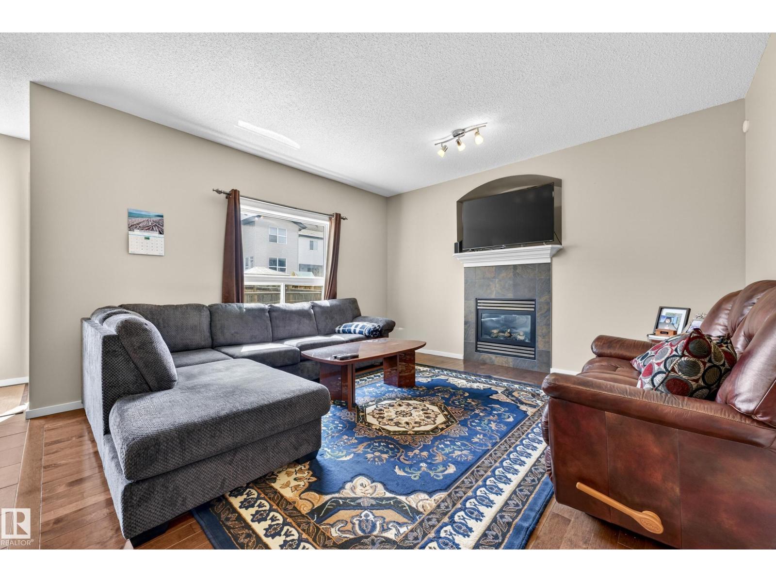 22055 95 AV NW - 6