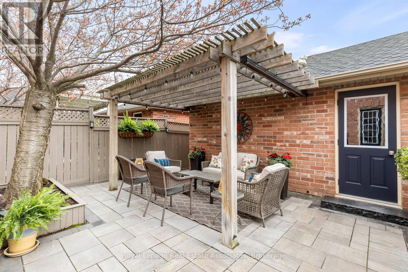 3467 EGLINTON AVENUE W - 36