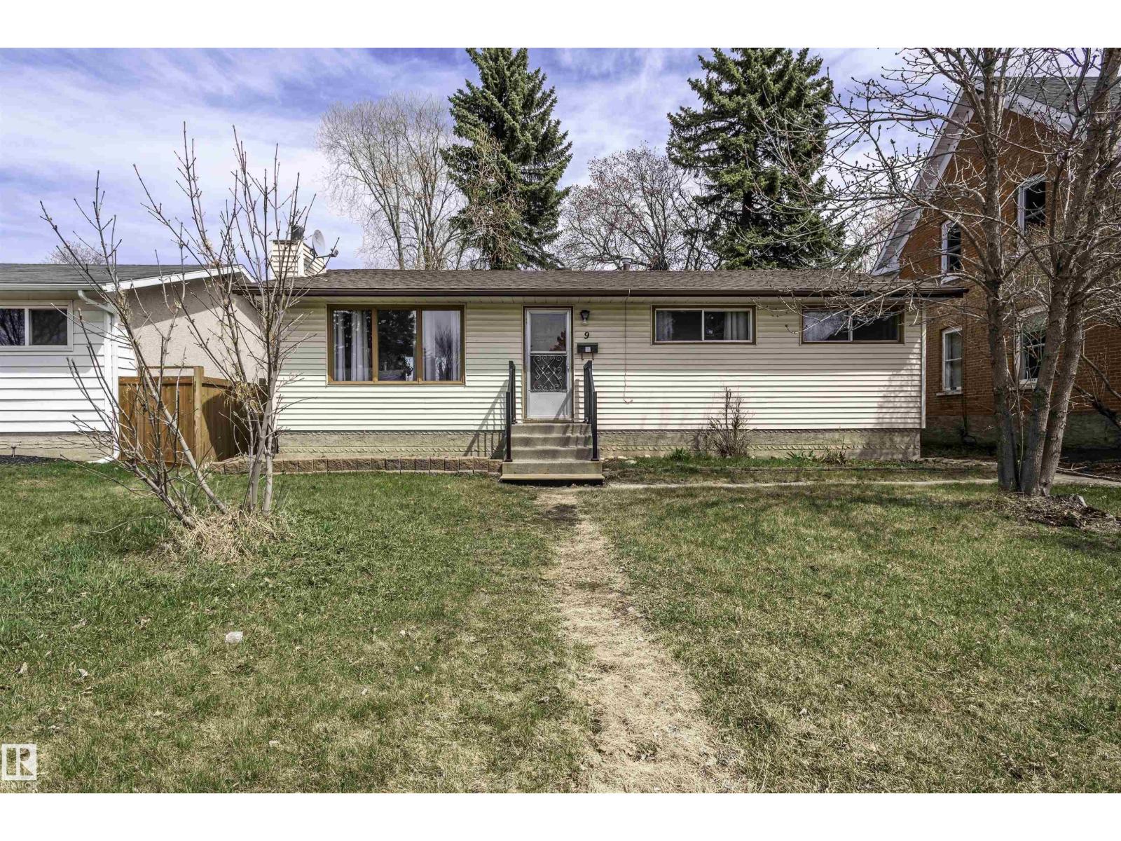 9 Mill DR, St. Albert
