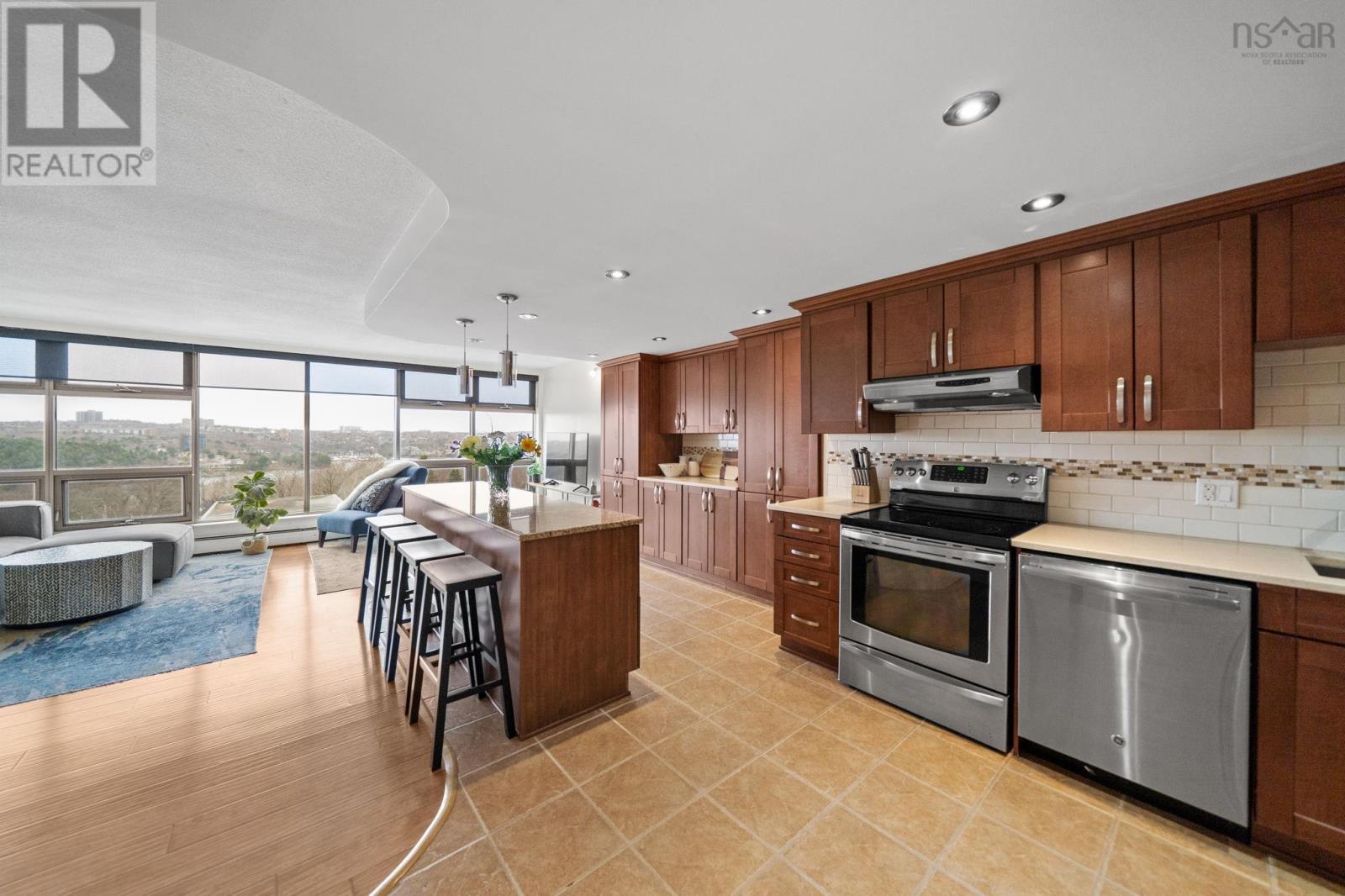 Property 3 of 46 of 706 6369 Coburg Road