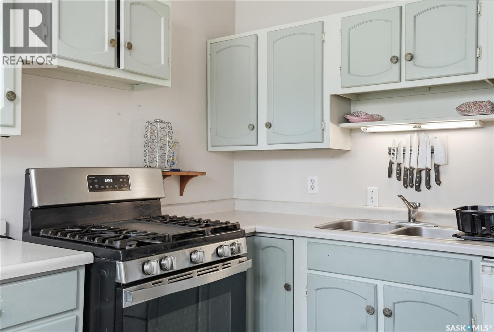 1011 1st STREET E - 14