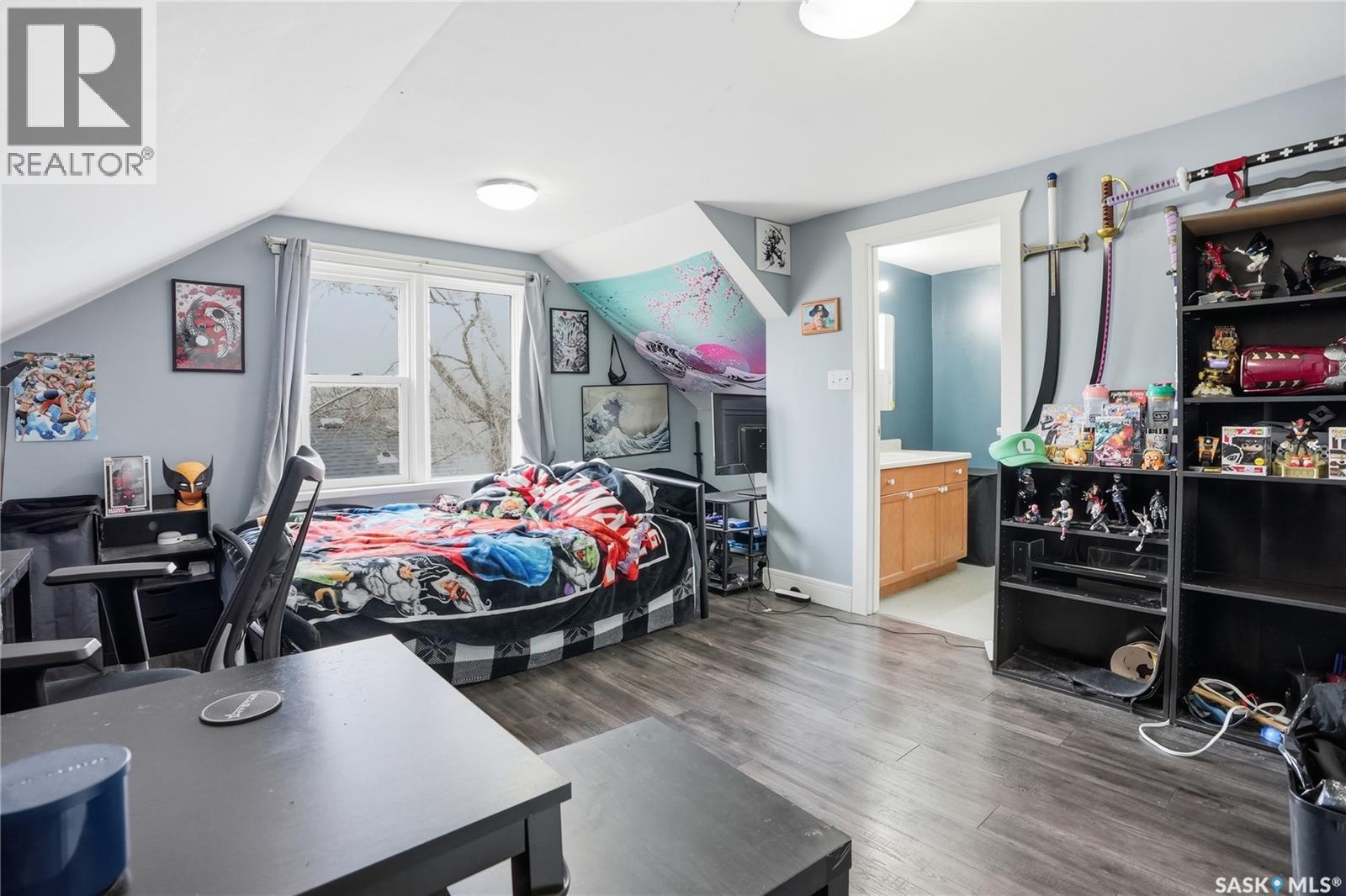 1011 1st STREET E - 22
