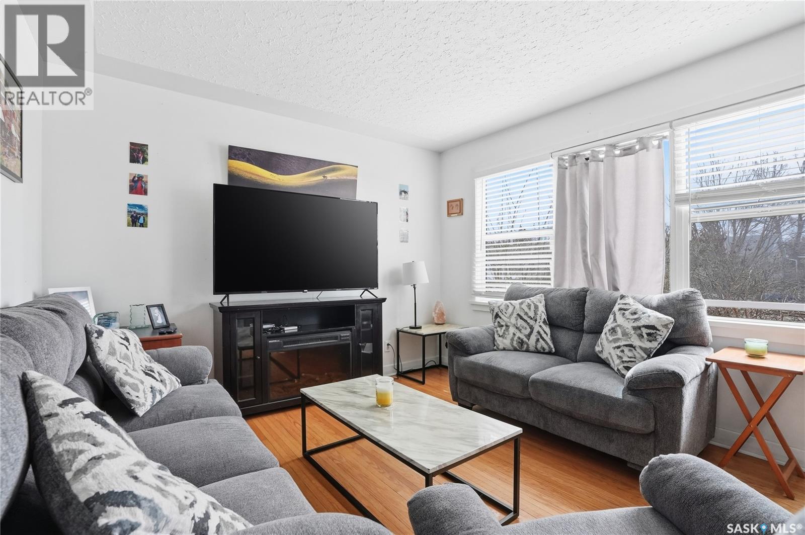 1011 1st STREET E - 6