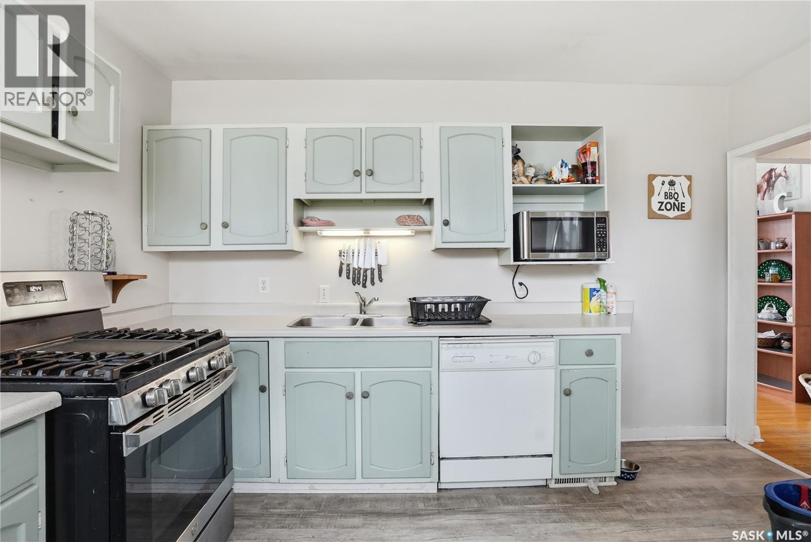 1011 1st STREET E - 9