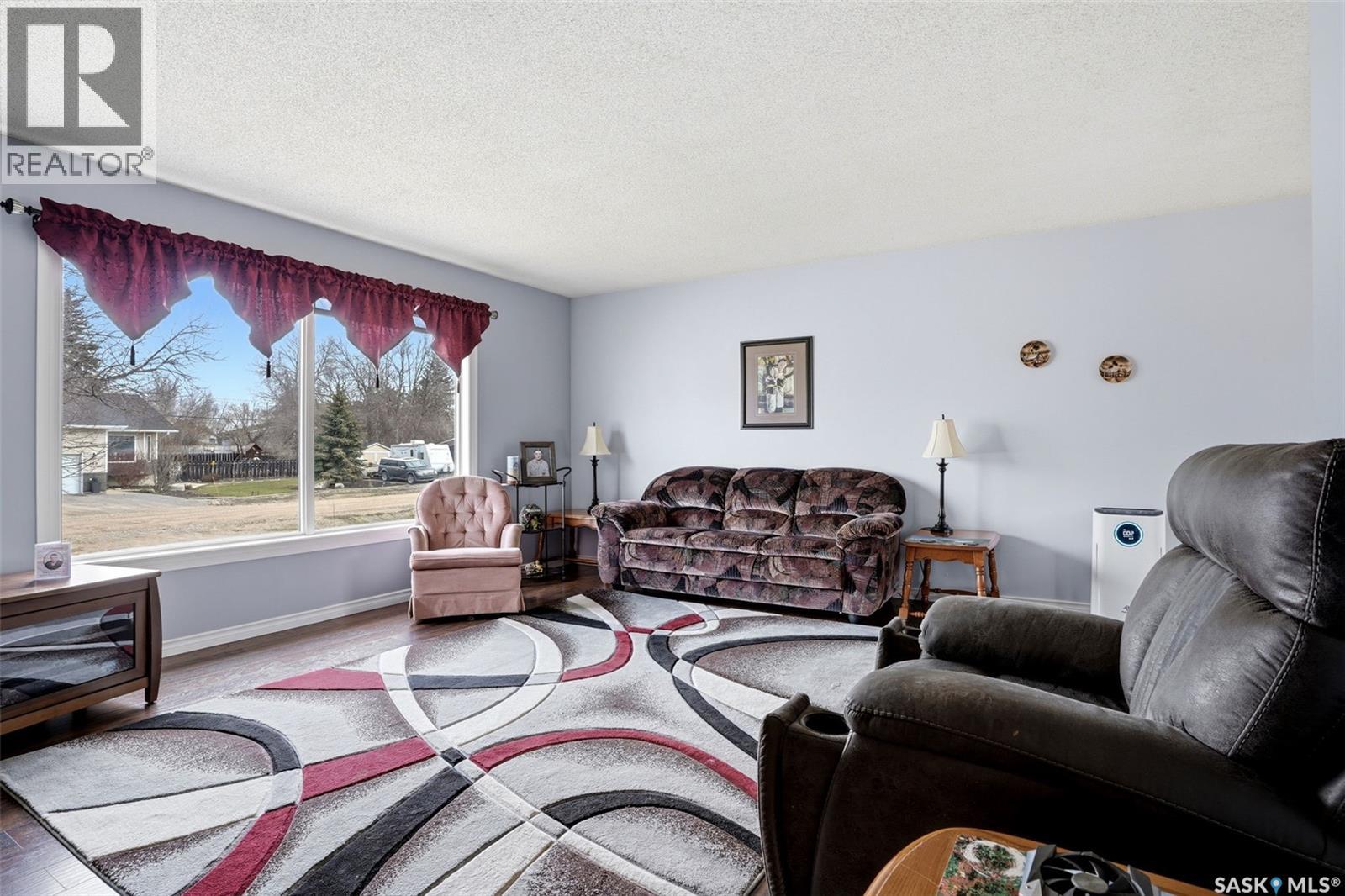 136 Lillis AVENUE - 19