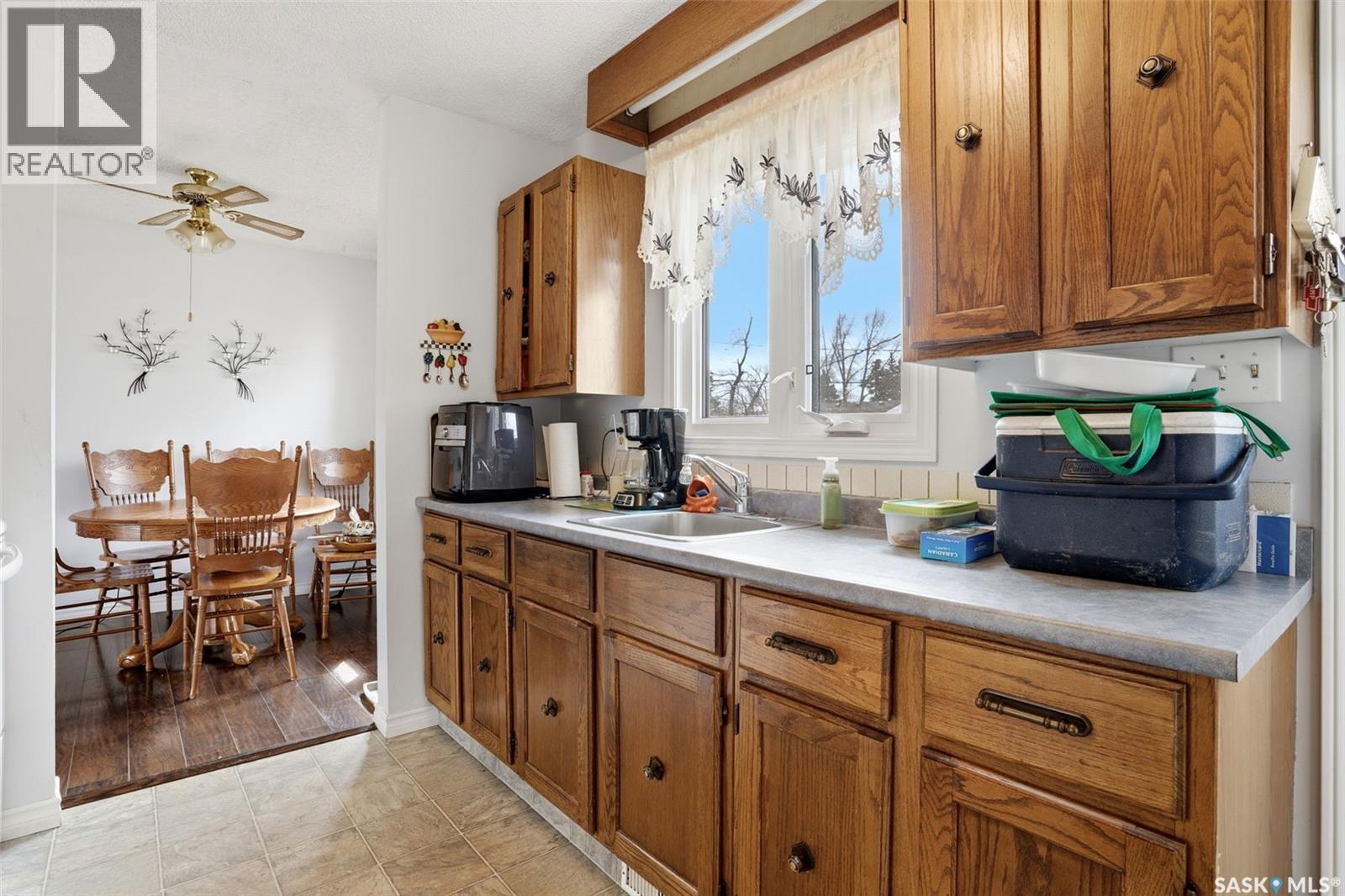 136 Lillis AVENUE - 24