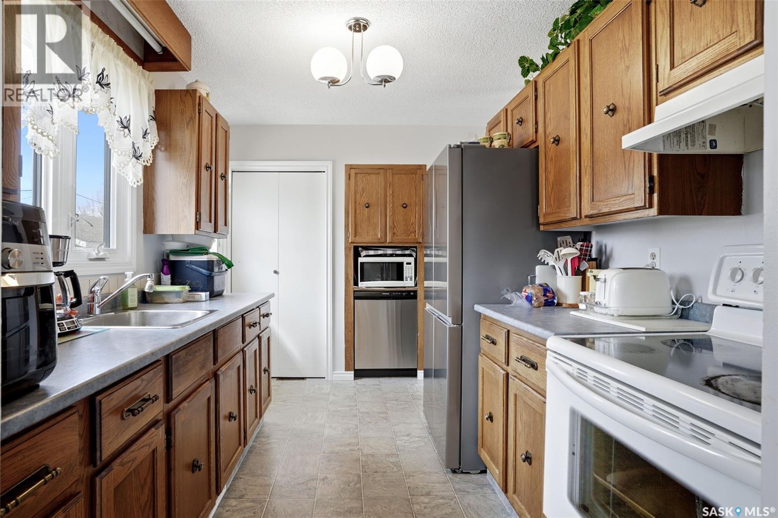 136 Lillis AVENUE - 26
