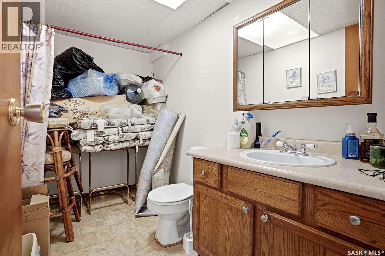 136 Lillis AVENUE - 38
