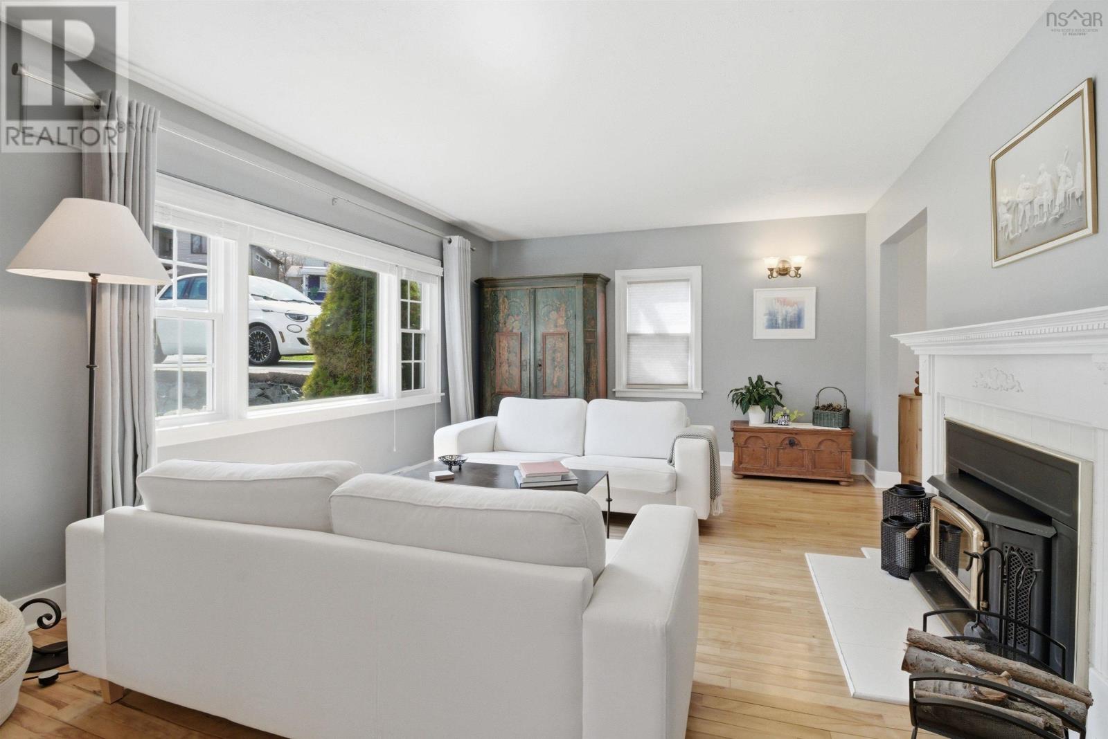 Property 7 of 33 of 27 Springvale Avenue