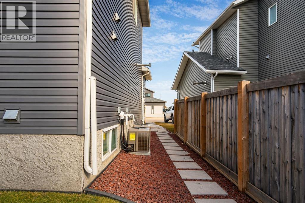 13522 104A Street - 28