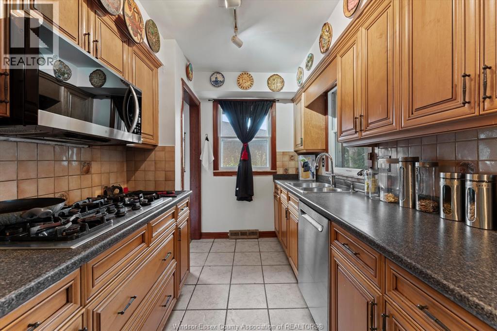 3086 AVONDALE AVENUE, Windsor, Ontario, N9E1X3 — Photo 10