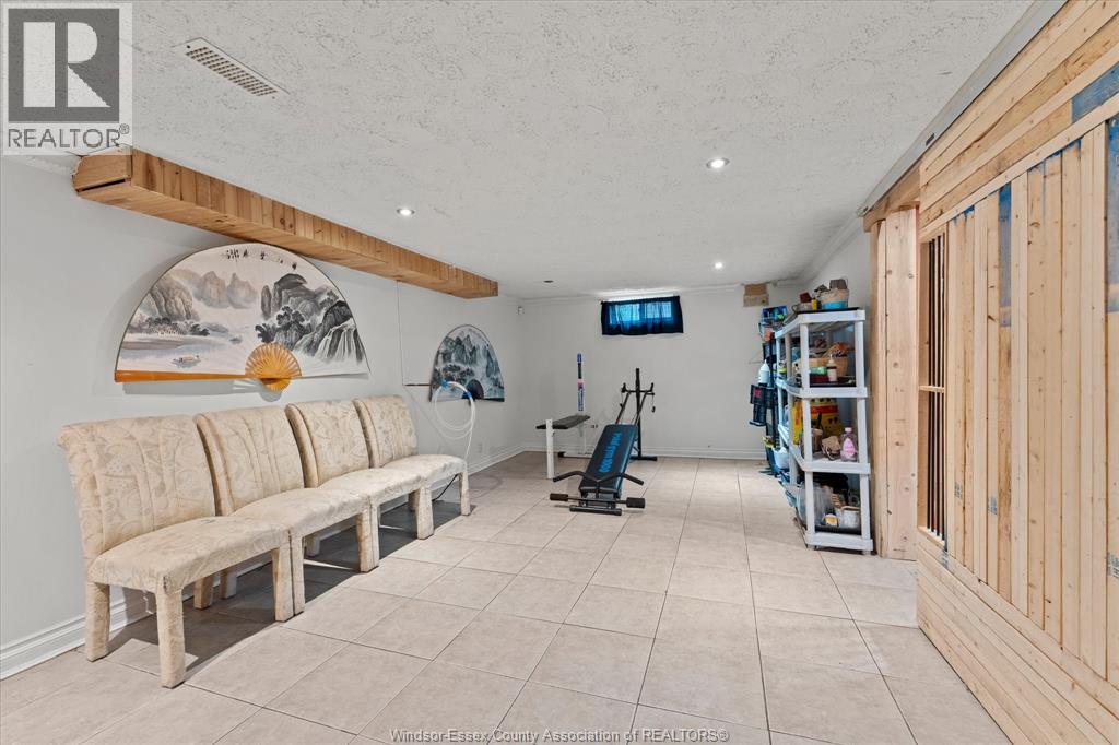 3086 AVONDALE AVENUE - 23