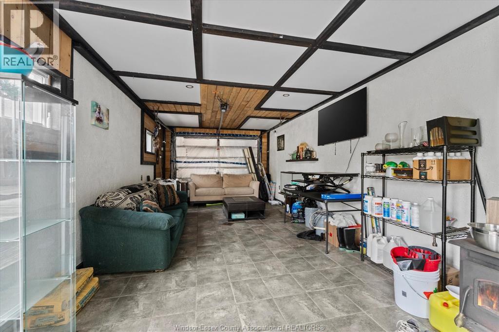 3086 AVONDALE AVENUE - 34