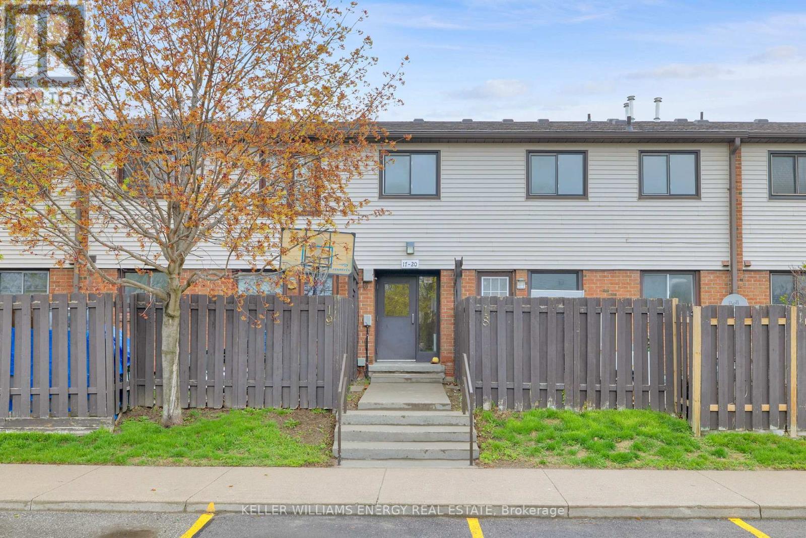 #UNIT#20 960 GLEN STREET - 1