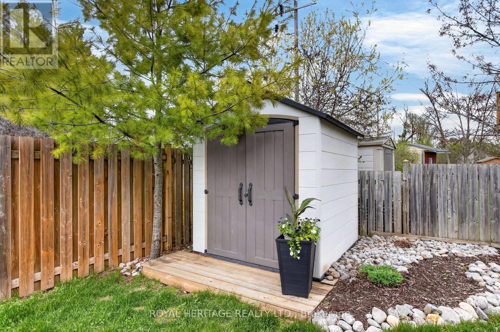 26 STONEBRIDGE COURT - 34