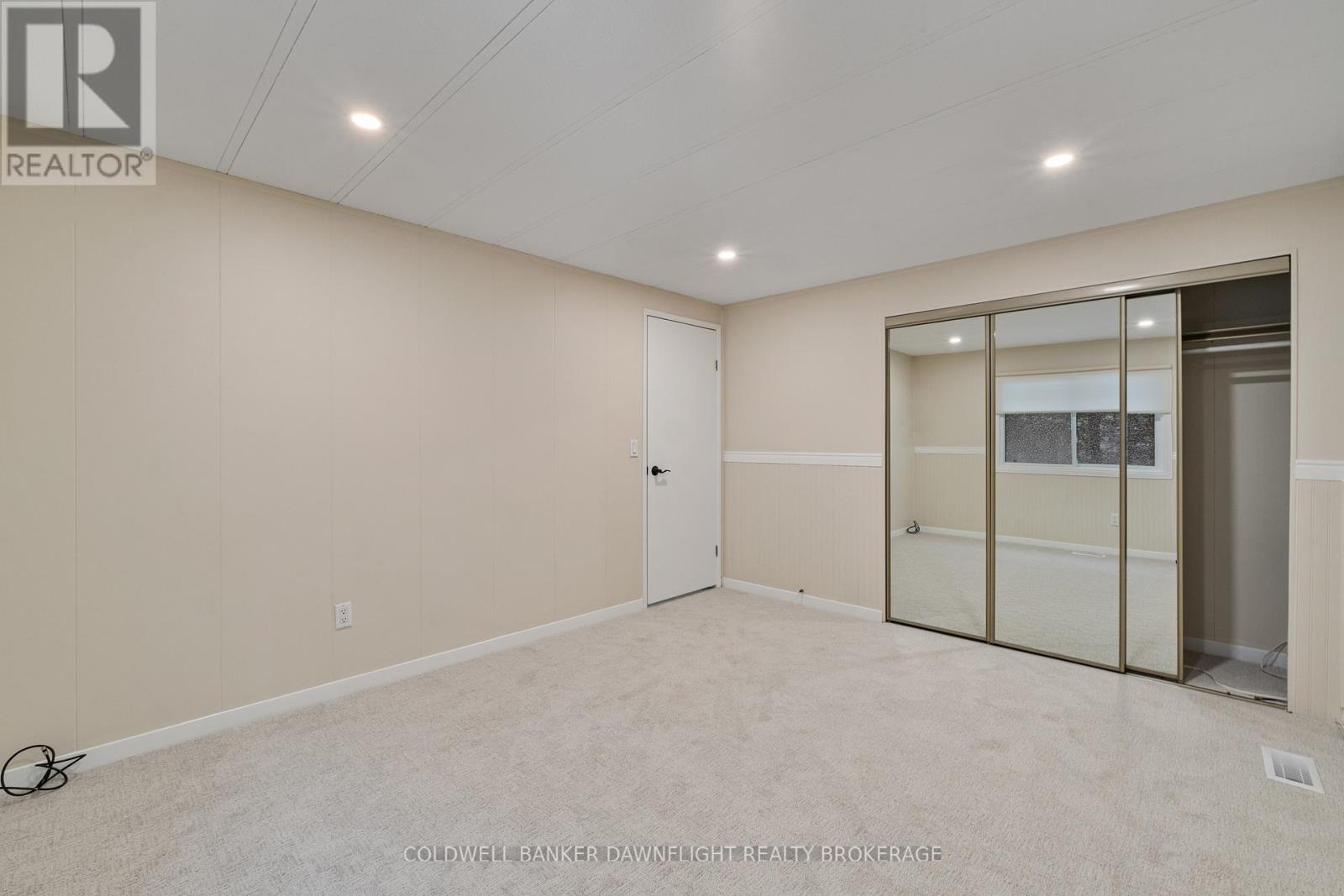 12 REDFORD DRIVE - 17