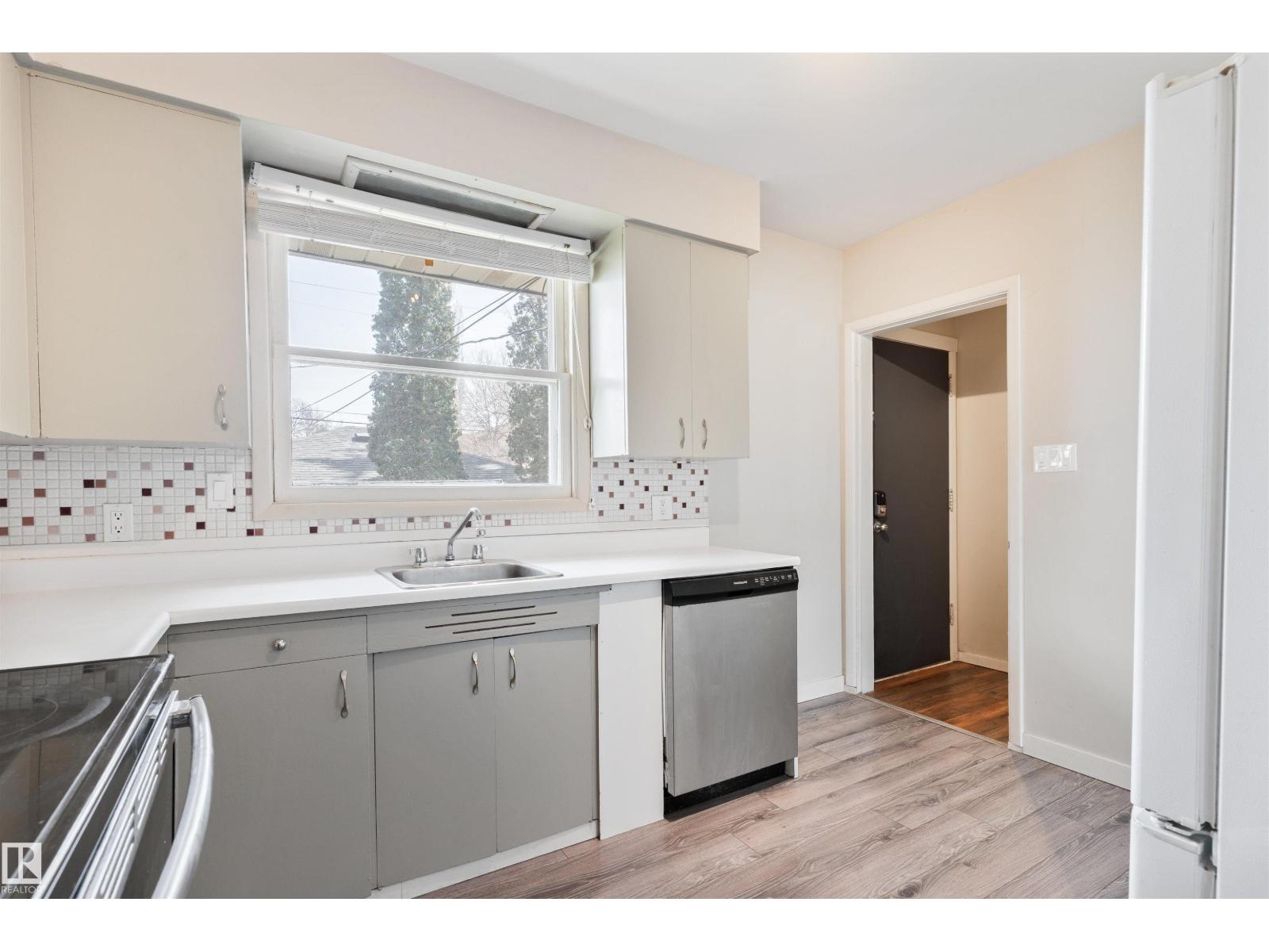 10707 129 ST NW - 10