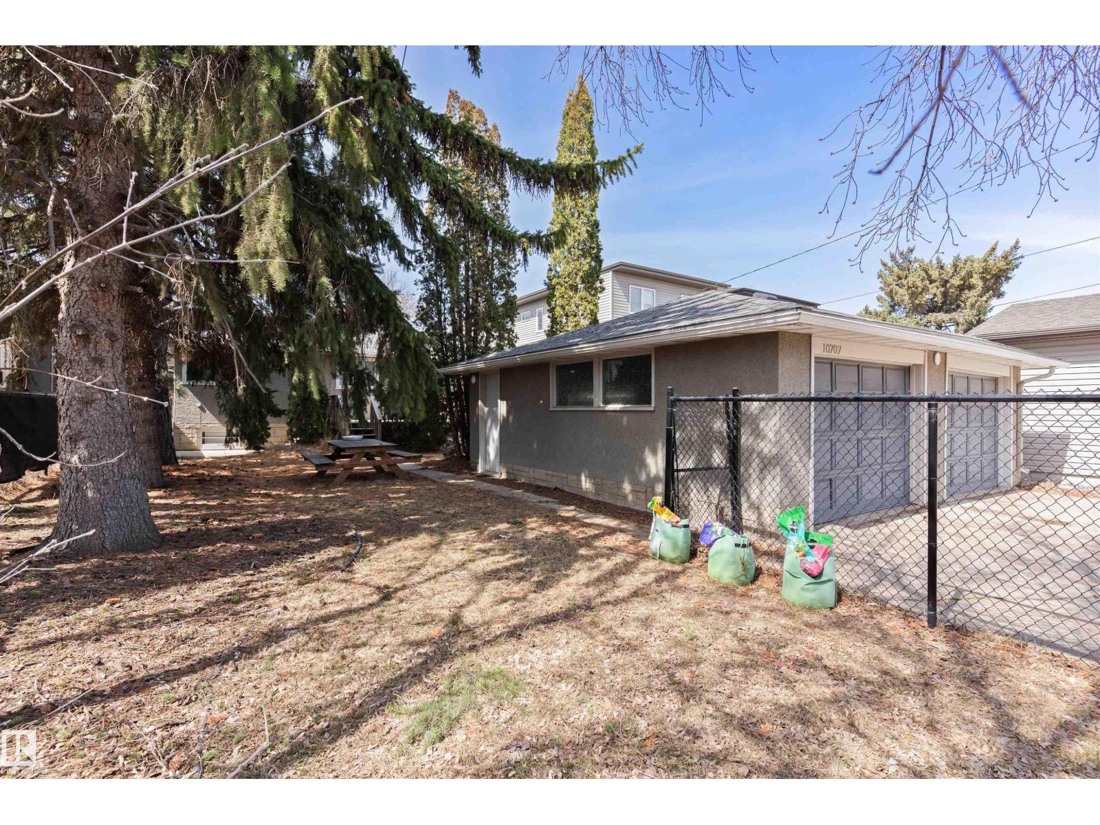 10707 129 ST NW - 39