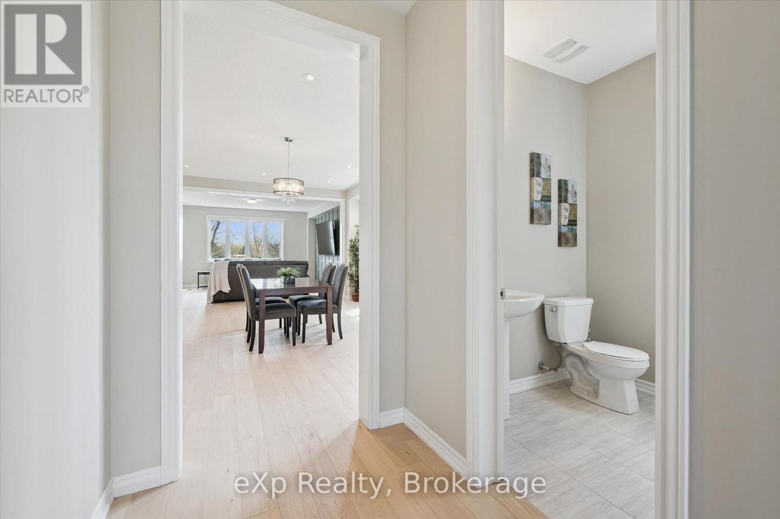 201 MCFARLANE CRESCENT - 20