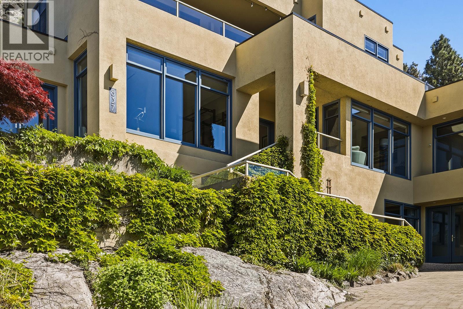 837 Mount Royal Drive, Kelowna