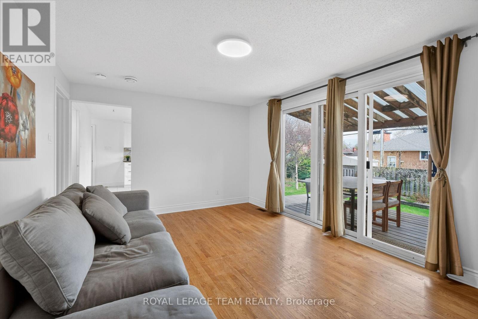 98 CANTER BOULEVARD - 12