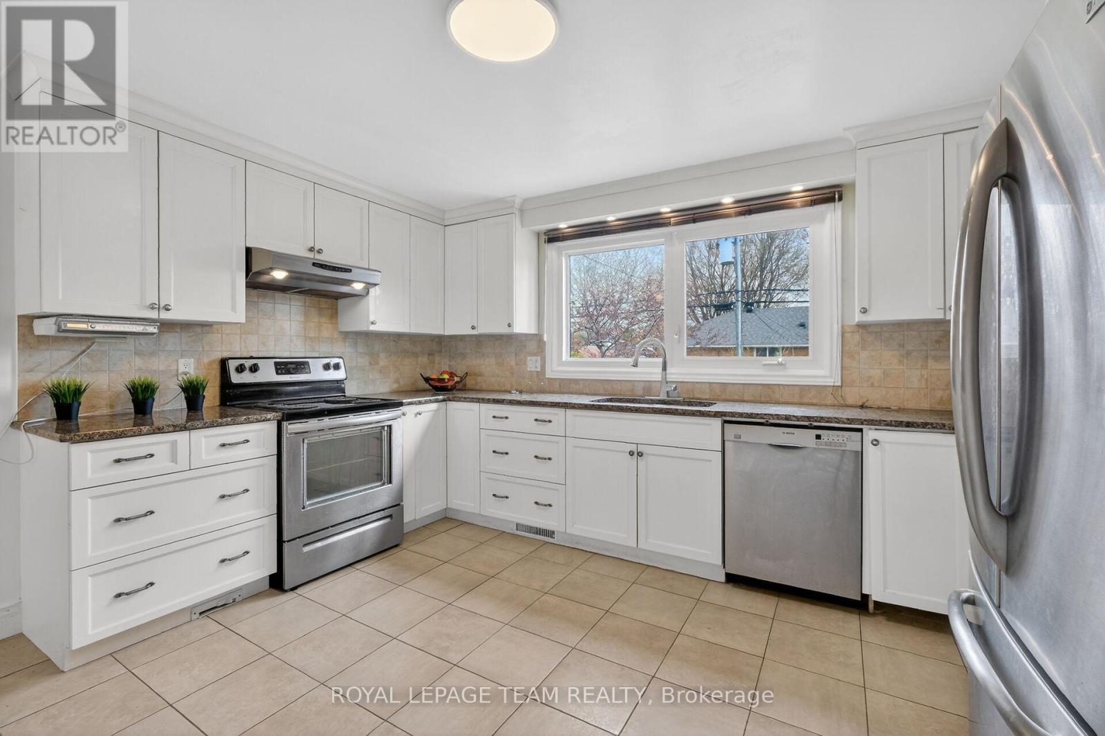 98 CANTER BOULEVARD - 13